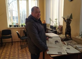 Як працює редакція газети у Великій Писарівці, яку нещодавно обстріляли – Суми та область
