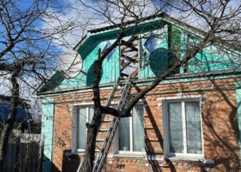 Мешканці Ворожби розповіли про російські удари по місту внаслідок яких загинув чоловік – Суми та область