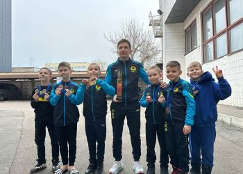 Полтавські каратисти здобули тринадцять медалей на Кубку Києва з карате • Карате •