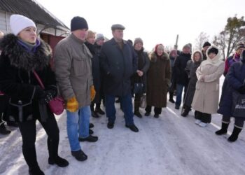 “У чотири ранку виходжу”: як живуть мешканці села на Сумщині без громадського транспорту – Суми та область