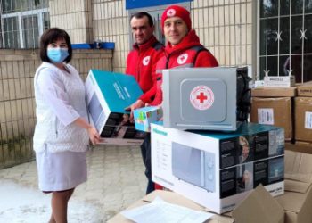 У Сумах Червоний Хрест передав допомогу для центру інфекційних хвороб – Суми та область