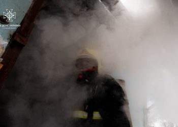 У Сумах під час пожежі вогнеборці врятували чоловіка – Суми та область