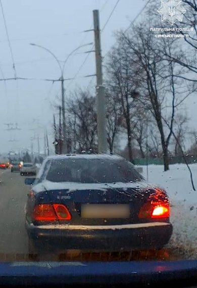 У Сумах позбавлений прав водій Mercedes-Benz роз’їжджав містом напідпитку – Суми та область