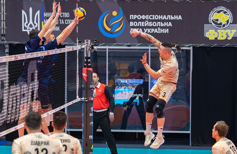 Волейбольна «Решетилівка» примудрилася програти «Юракадемії», але потрапляє у плей-офф • Волейбол •