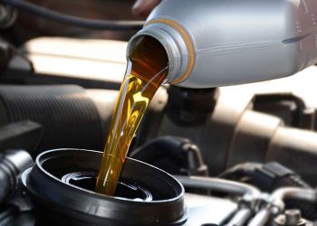 Замена масла в двигателе в Днепре