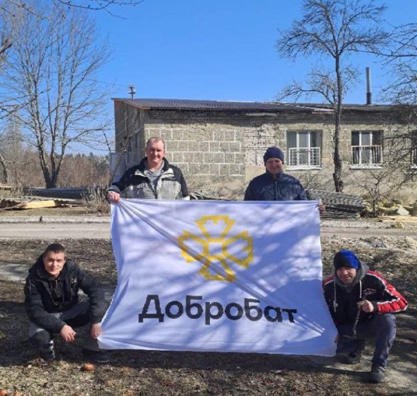 Добробатівці відновлюють понівечений дах харчоблоку Тростянецької лікарні – Суми та область