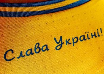 Футболіст збірної України отримав подяку за системну допомогу українським військовим (ФОТО) | Футбол