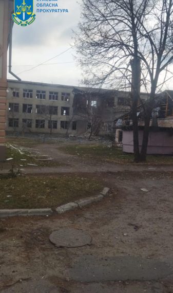 На школу у Великописарівській громді скинули дві авіабомби – Суми та область