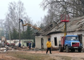 Наслідки нічного удару двома КАБами по місту Дружба – Суми та область