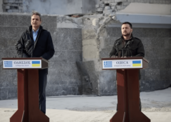 Російська ракета в Одесі вибухнула у 500 метрах від Зеленського та прем’єра Греції Міцотакіса  – CNN