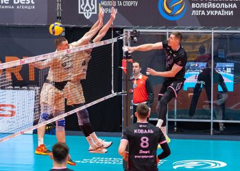 Волейбольна «Решетилівка» програла перший матч плей-офф Суперліги • Волейбол •
