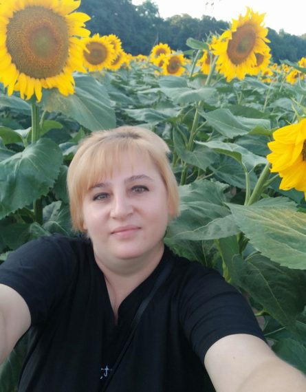 Жителька Шостки потребує допомоги у боротьбі зі складним захворюванням суглобів – Суми та область