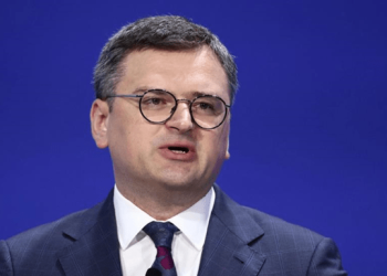 Кулеба назвав умови, за яких Україна може припинити бити по російським НПЗ