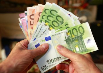 Курс валют в Украине 17 апреля 2024 года: сколько стоит доллар и евро