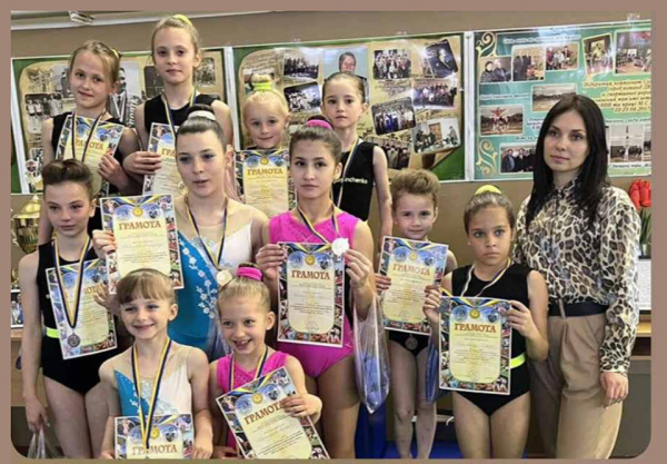Охтирські акробатки успішно виступили на чемпіонаті області – Суми та область