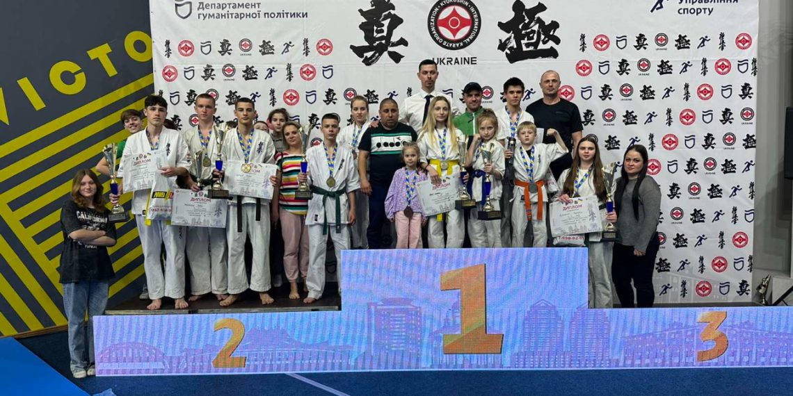 Полтавські каратисти здобули дев’ятнадцять медалей на Чемпіонаті України • Карате •