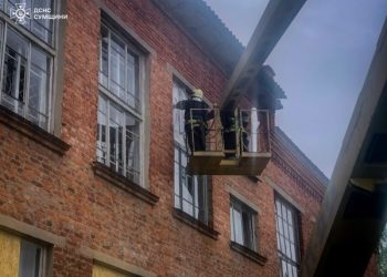 Рятувальники ліквідовували наслідки ворожих ударів на Шосткинщині – Суми та область