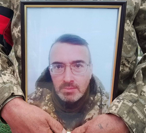 У Сумах провели в останню путь захисника Михайла Власенка – Суми та область