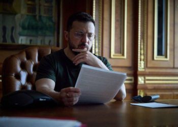 У Зеленського заперечилои, що Україна отримала далекобійні ракети ATACMS (Відео)