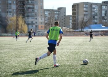 “Україна” та “Барса” провели товариський футбольний матч у Сумах – Суми та область