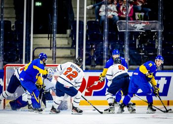 Збірна України з двома кременчужанами у складі перемогла Нідерланди (відео) • Хокей •