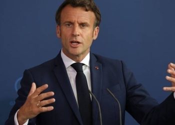 Макрон відповів РФ на погрози щодо відправки військ в Україну