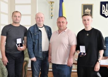 У День Героїв сумські захисники отримали почесні відзнаки – Суми та область
