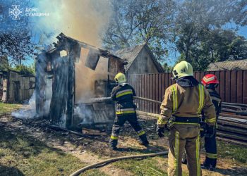 У Тростянці від пожежі врятували дві оселі – Суми та область