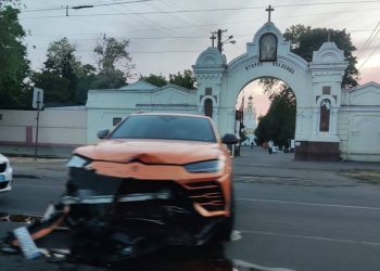 В Одессе произошло ДТП с участием кроссовера Lamborghini Urus стоимостью около 300 тысяч долларов