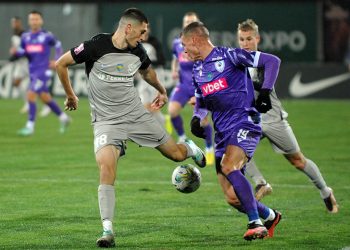«Ворскла» та «ЛНЗ» закінчать чемпіонат на день раніше ніж планувалося • Футбол •
