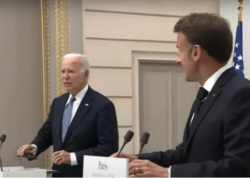 Байден на зустрічі з Макроном пообіцяв й далі підтримувати Україну