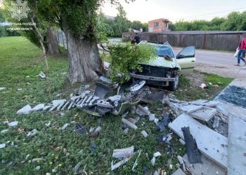 У Сумах п’яний водій протаранив паркан на Кондратьєва – Суми та область