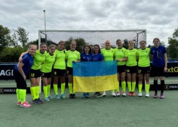 Юні сумські хокеїстки вийшли у фінал чемпіонату Європи – Суми та область