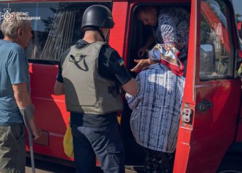 Рятувальники допомогли в евакуації людей із Білопілля – Суми та область