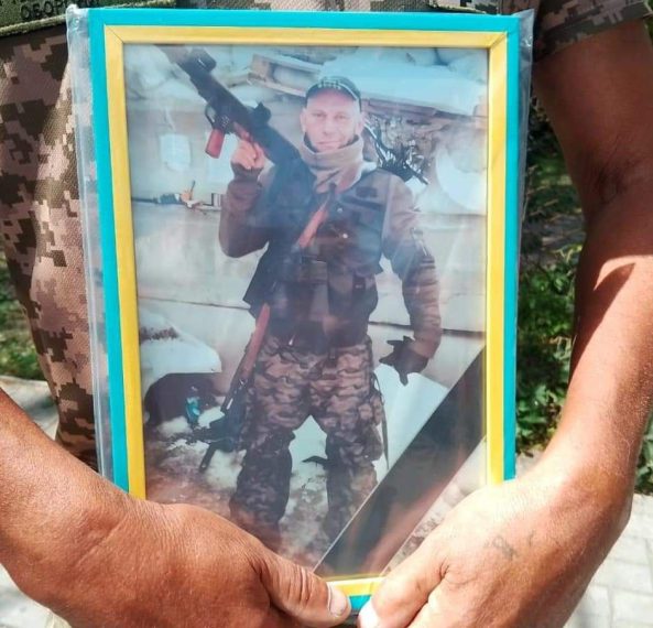 Сьогодні в Сумах провели в останню путь солдата Сергія Сотника – Суми та область