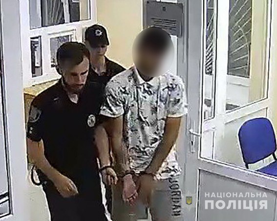 Сумські правоохоронці викрили чоловіка, який грабував перехожих – Суми та область
