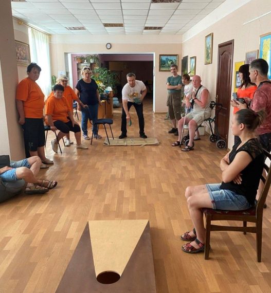 У Сумах чиновники влаштувати спортивні змагання прямо… у бібліотеці – Суми та область