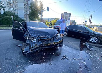 У Сумах на Героїв Крут сталася ДТП із постраждалими – Суми та область