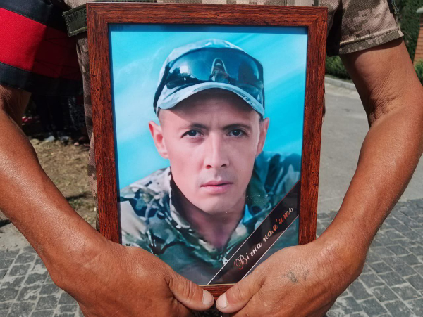 У Сумах попрощались із захисником Дмитром Коханим – Суми та область
