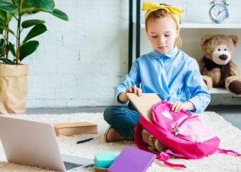 Збираємо рюкзак першокласника: яке канцелярське приладдя потрібне