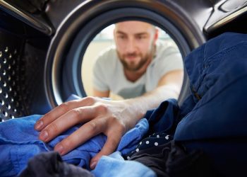 Мужские штаны: особенности стирки