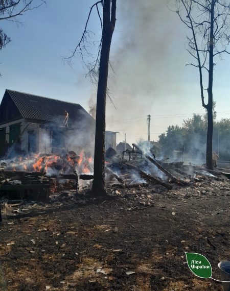 Чергова атака дронами на Сумщині: зруйновано будівлю у лісництві ДП “Ліси України” – Суми та область