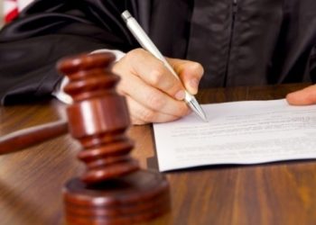 До 7 років 3 місяців позбавлення волі засуджено чоловіка, який побив перехожого та відібрав у нього телефон – Суми та область