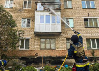 Рятувальники показали, як ліквідовували пожежі після атаки дронів на Глухівщині – Суми та область