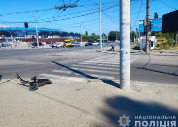 У центрі Сум чоловік на електросамокаті збив жінку – Суми та область