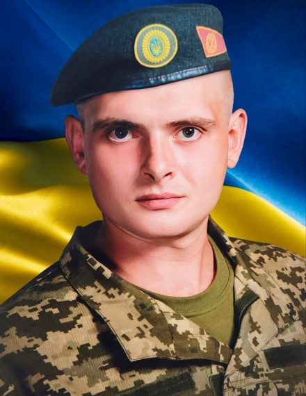 У Шосткинській громаді попрощалися із 25-річним захисником Романом Любимським – Суми та область