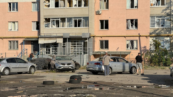 У Сумах пошкоджено 17 будівель та понад 60 автівок внаслідок російської атаки зранку 17 серпня – Суми та область