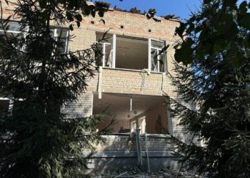 “Устиг накритися ковдрою”: жителі Глухова розповіли про бомбардування міста – Суми та область
