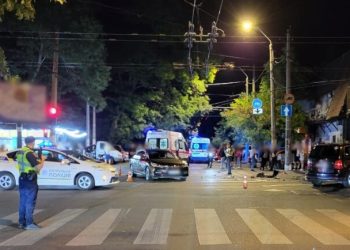 В центре Одессы в ДТП погиб мотоциклист и серьезно пострадал мужчина