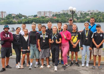 Веслувальники з Полтавщини здобули чотирнадцять комплектів нагород на ЧУ серед юнаків та дівчат • Веслування •